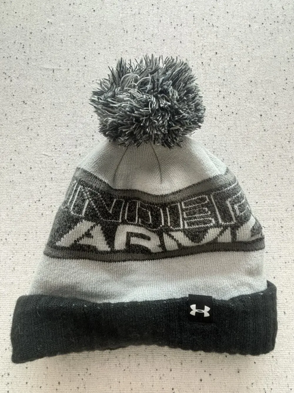 Under Armour Youth Retro Pom Beanie Hat Boys Girls Gray Black Knit Winter Cap